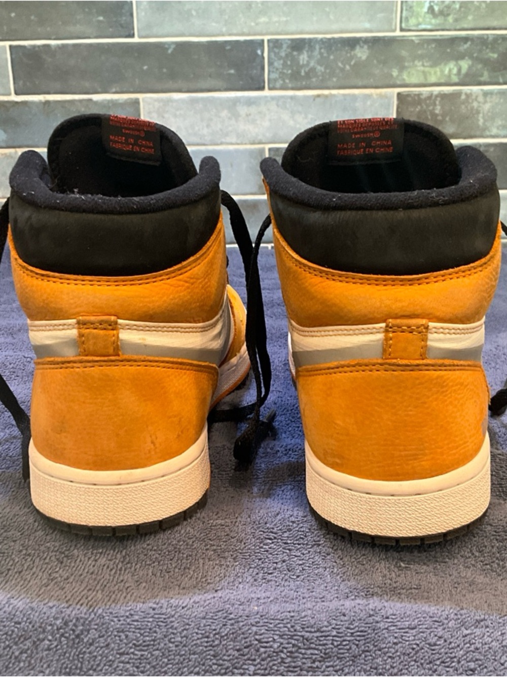 Nike Air Jordan 1 High - Orange, Black & White - Picture 9 of 16